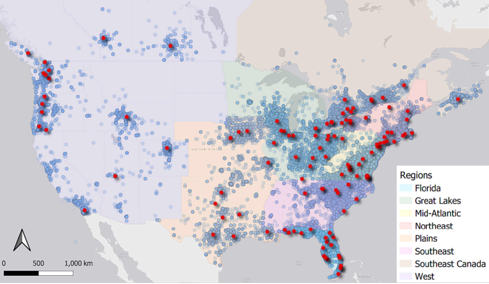 Locations in the U.S. and Canada where animals were found (blue dots) before being brought to wildlife rehabilitation centers (red stars) included in Miller et al., 2023. <a href="https://doi.org/10.1016/j.biocon.2023.110295" rel="nofollow noopener" target="_blank" data-ylk="slk:Miller et al., 2023;elm:context_link;itc:0;sec:content-canvas" class="link ">Miller et al., 2023</a>, <a href="http://creativecommons.org/licenses/by-nd/4.0/" rel="nofollow noopener" target="_blank" data-ylk="slk:CC BY-ND;elm:context_link;itc:0;sec:content-canvas" class="link ">CC BY-ND</a>