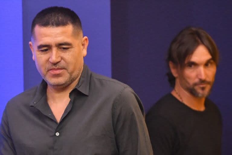 Riquelme, presidente y máxima autoridad del fútbol en Boca, y Martínez, el DT elegido