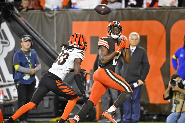 Cincinnati Bengals cornerback Tre Flowers (33) reacts during an