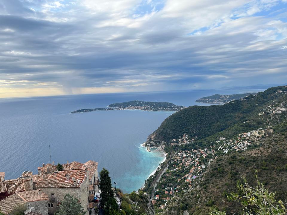 Èze view from above of water