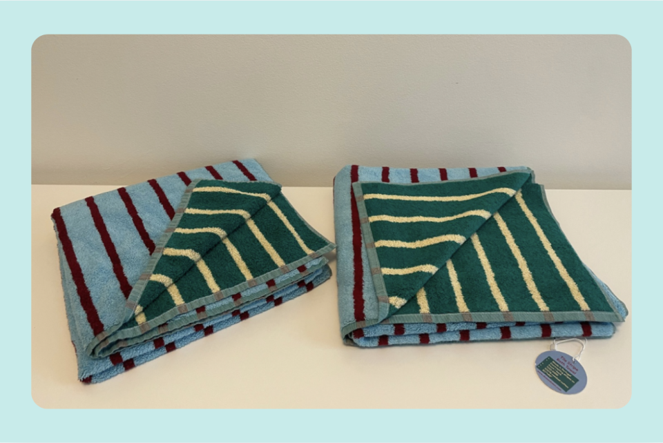 A tested Dusen Dusen towel (left) is compared to new (right) for Yahoo's Best Bath Towel guide.