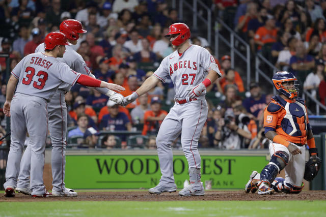 Peña, McCormick homer to lead Astros over Angels 4-3