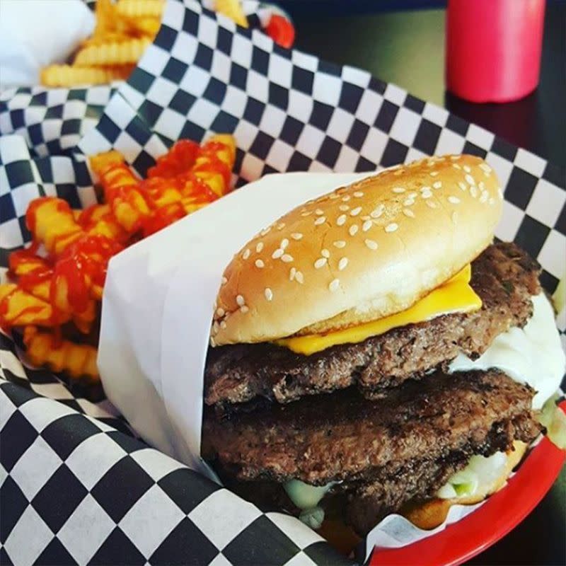 Weekend Dreams Burger and Grill — Fresno, California