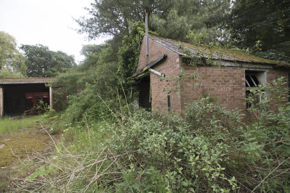 One of the derelict outbuildings (Caters)