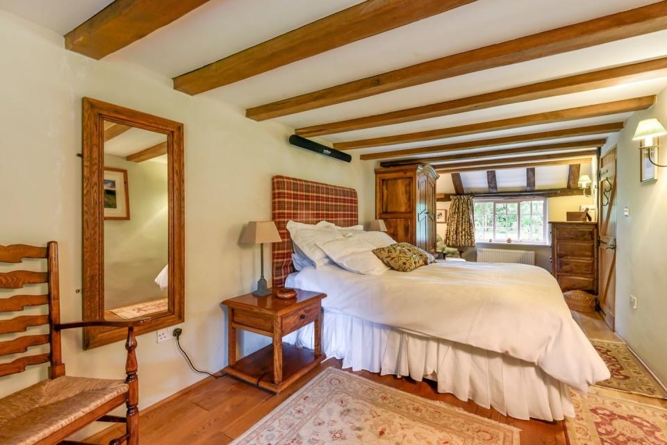 cottage for sale york bedroom