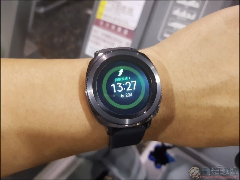 Samsung Gear Sport 開箱 好看又好用的全能金屬運動智慧錶