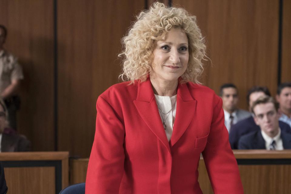 Bis heute ist Edie Falco eine äußerst gefragte Seriendarstellerin: Zuletzt hatte sie als Anwältin eine der Hauptrollen in "Law & Order True Crime" (Bild) und spielte in "Tommy", das von CBS allerdings nach einer Staffel abgesetzt wurde, die erste Polizeichefin des Los Angeles Police Departments. (Bild: 13th Street)