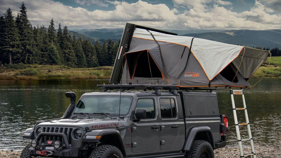 roofnest condor overland on jeep gladiator pickup truck