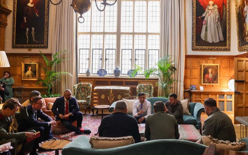 Prime Minister Rishi Sunak meets Volodymyr Zelensky for a bilateral meeting at Chequers - Simon Dawson/No 10 Downing Street