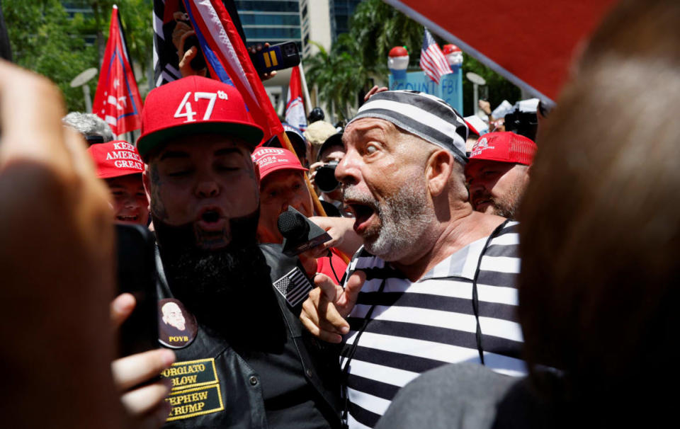 <div class="inline-image__caption"><p>Supporters and anti-Trump demonstrators faced off outside the courthouse. </p></div> <div class="inline-image__credit">REUTERS/Marco Bello</div>