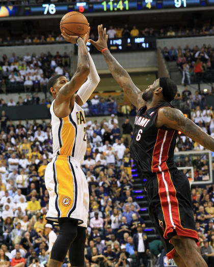 NBA Playoffs 2013: NBA players enjoy Paul George dunking on Birdman 