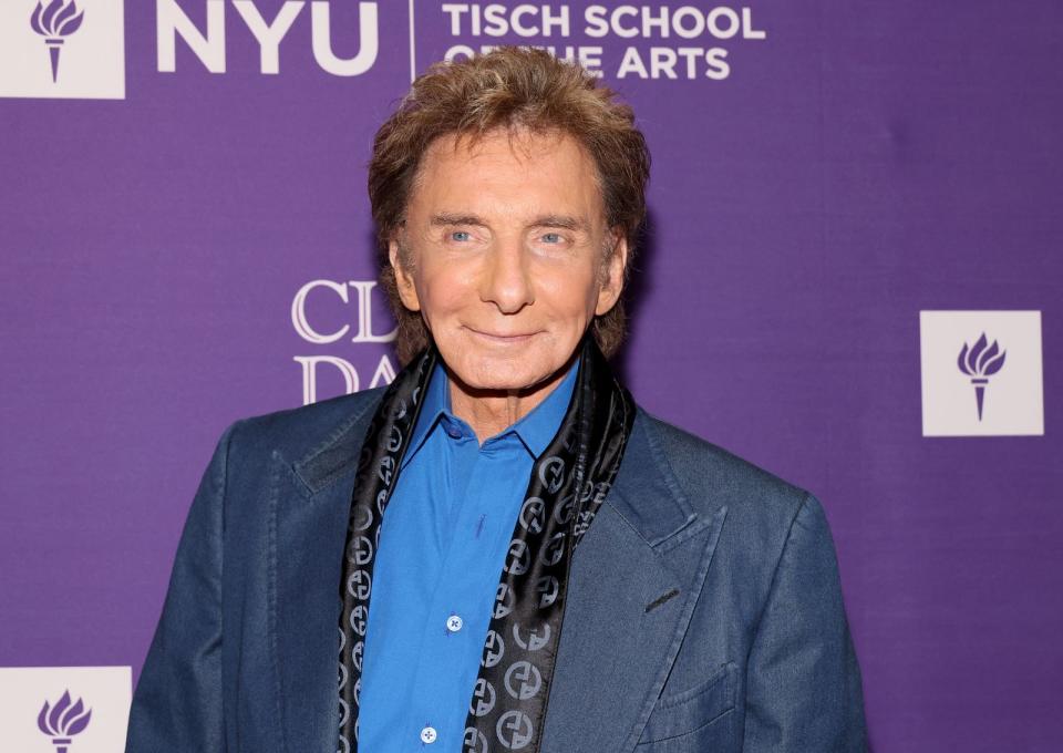 Barry Manilow gehört mit über 80 Millionen verkauften Tonträgern zu den erfolgreichsten US-amerikanischen Musikern, zu seinen größten Hits zählen die Songs "Mandy" und "Copacabana". Im April 2017 gab Manilow im Alter von 73 Jahren bekannt: Er ist seit Jahren mit einem Mann verheiratet. (Bild: Dia Dipasupil/Getty Images)