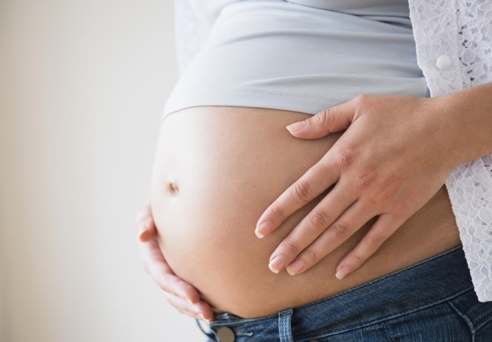  Pregnant women have a greater risk of developing COVID complications. (Image via Getty Images)