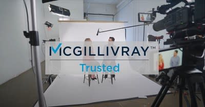 Scott McGillivray discusses the real estate climate with Muskoka-based broker/advisor Melissa Bradbury. (CNW Group/McGillivray Group)