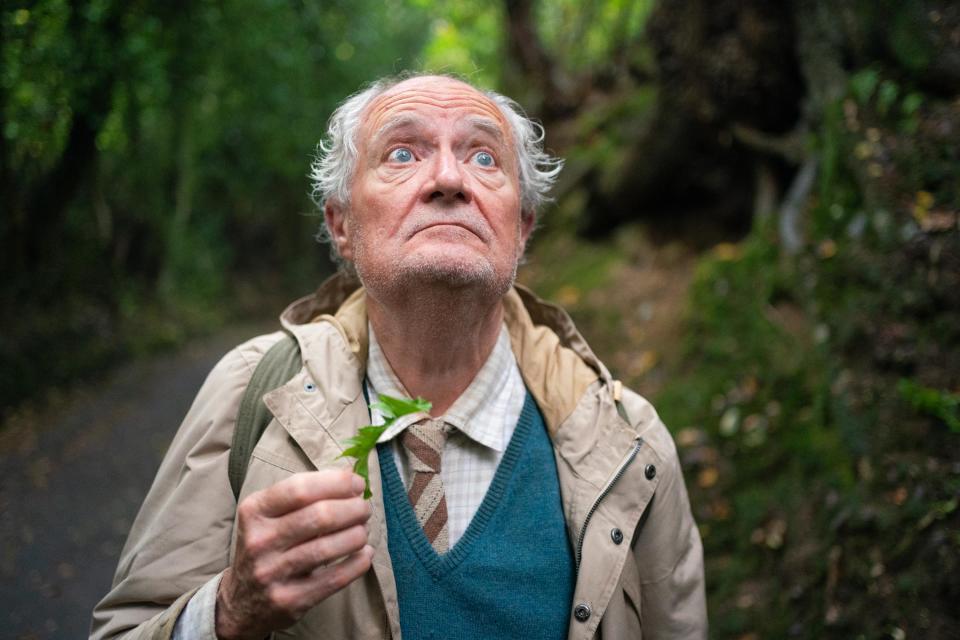 Jim Broadbent and Penelope Wilton star in The Unlikely Pilgrimage of Harold Fry. (eOne)