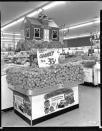 <p>When the advertising industry was at its peak in the 1950s, grocery stores realized they could target their customers with <a href="https://dustyoldthing.com/grocery-store-nostalgia/" rel="nofollow noopener" target="_blank" data-ylk="slk:flashy displays;elm:context_link;itc:0;sec:content-canvas" class="link ">flashy displays</a> to push items. Stores used <a href="http://omgfacts.com/these-vintage-photos-show-the-history-of-the-supermarket/" rel="nofollow noopener" target="_blank" data-ylk="slk:elaborate displays, big wording and bright colors;elm:context_link;itc:0;sec:content-canvas" class="link ">elaborate displays, big wording and bright colors</a> to grab the attention of shoppers.</p>