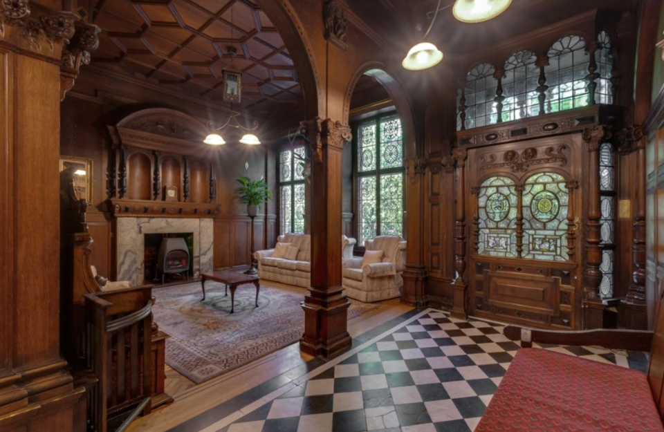 The property is part of a listed building. Photo: Rightmove