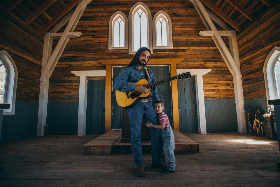 Ian Munsick, with son, Crawford, at "More Than Me" video shoot, Aug. 2022