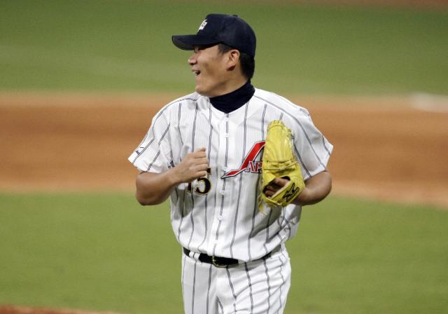 Japanese pitcher Masahiro Tanaka chooses Yankees over Dodgers