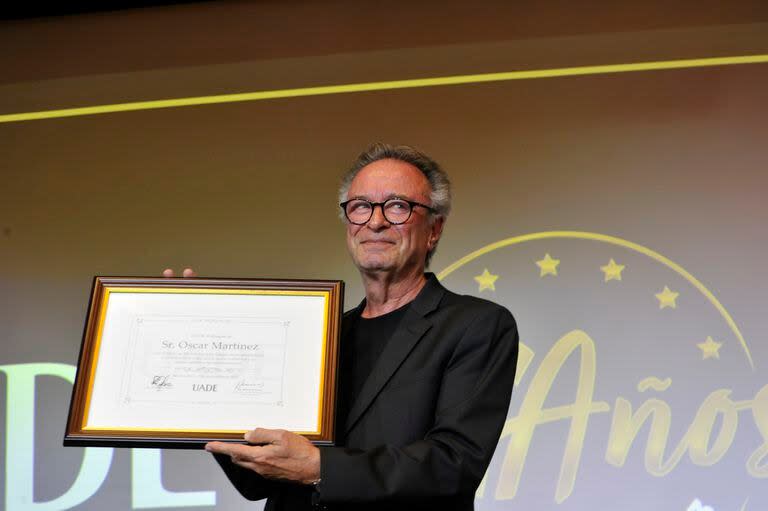 Oscar Martínez en el acto entrega del título Honoris Causa