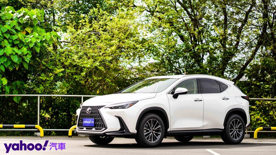 2022 Lexus NX200豪華版都會試駕，真超值？聰明如你的第一選擇！