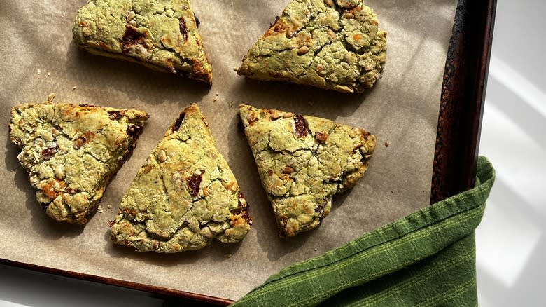 Triangular greenish-brown scones in a pot