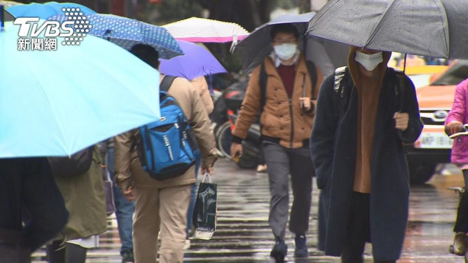 週五及週六新一波強烈冷氣團南下，各地降雨機率將增加。（圖／TVBS資料畫面）