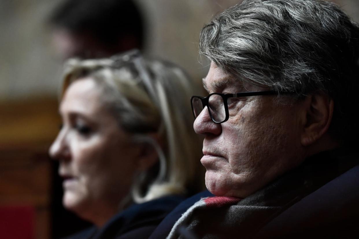 Marine Le Pen (gauche) et Gilbert Collard) côte à côte à l'Assemblée nationale en février 2019 - STEPHANE DE SAKUTIN / AFP