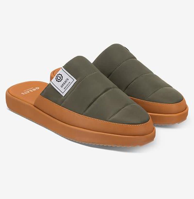 <p><a href="https://go.redirectingat.com?id=74968X1596630&url=https%3A%2F%2Fwww.greats.com%2Fproducts%2Fthe-foster-slipper-cargo%3Fvariant%3D32457194831920&sref=https%3A%2F%2Fwww.esquire.com%2Fstyle%2Fmens-fashion%2Fg34962086%2Fbest-sneakerhead-gifts%2F" rel="nofollow noopener" target="_blank" data-ylk="slk:Shop Now;elm:context_link;itc:0;sec:content-canvas" class="link ">Shop Now</a></p><p>The Foster Slipper</p><p>greats.com</p><p>$39.50</p>