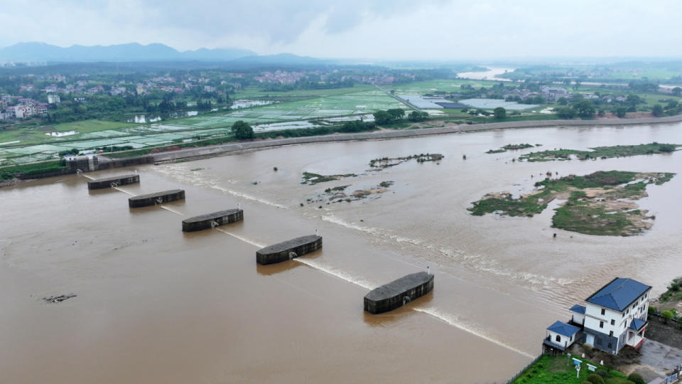 廣東地區豪雨成災 (圖:X@ChinaDaily)