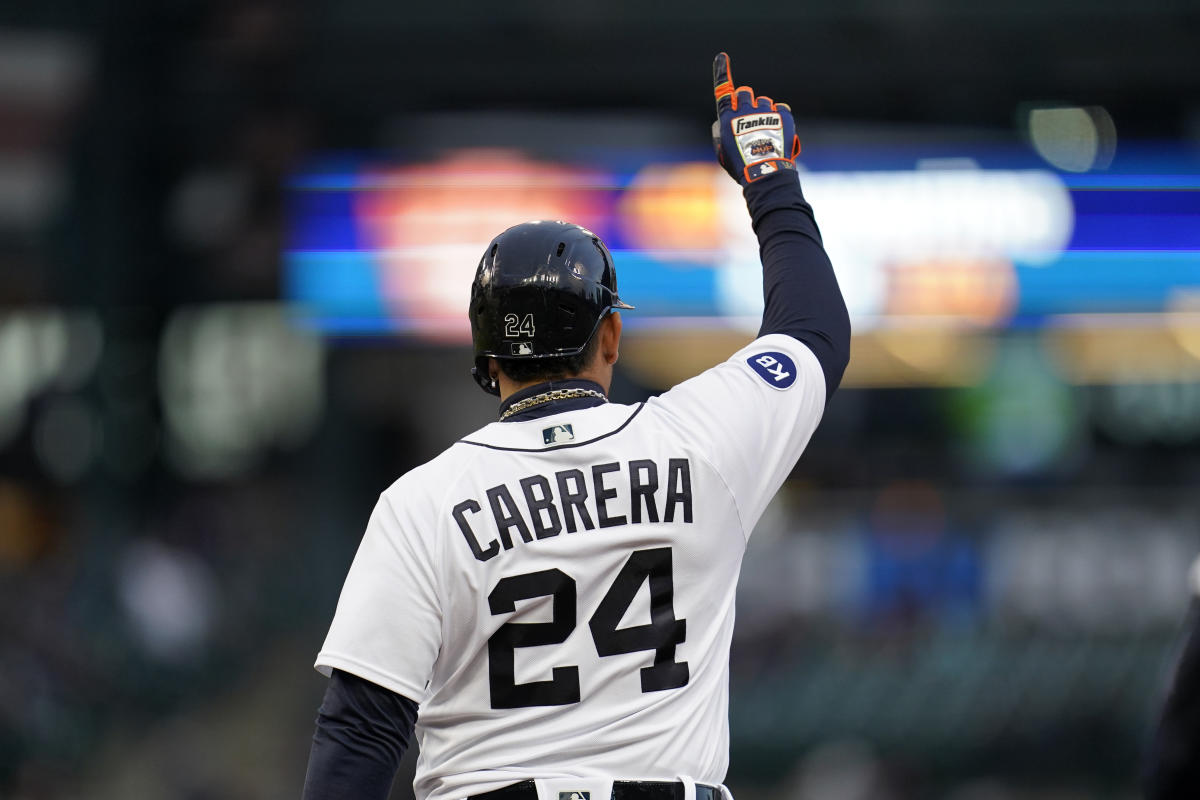 Number 24 Miguel Cabrera 500 Home Runs 3000 Hits Club Signature