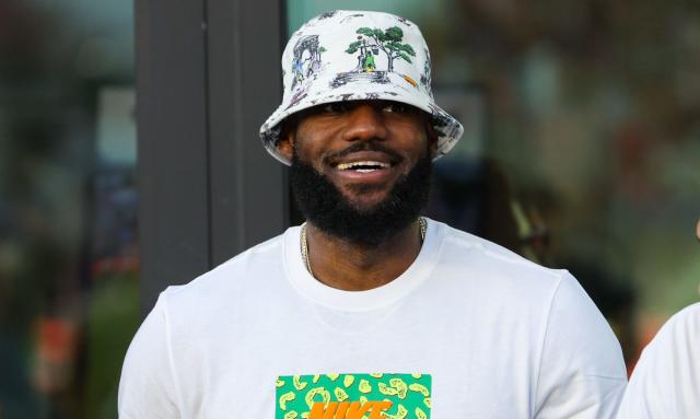 LeBron James jokes about Saudi Arabia soccer team's huge offer