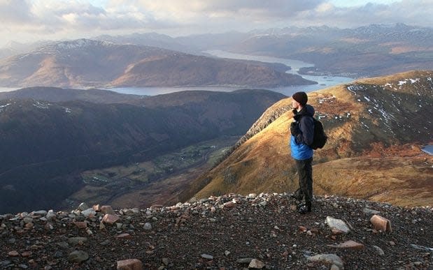 Supporters of Scottish independence are proposing to form a human chain of 9,000 people scaling the UK's highest mountain.   - Chris Watt Photography