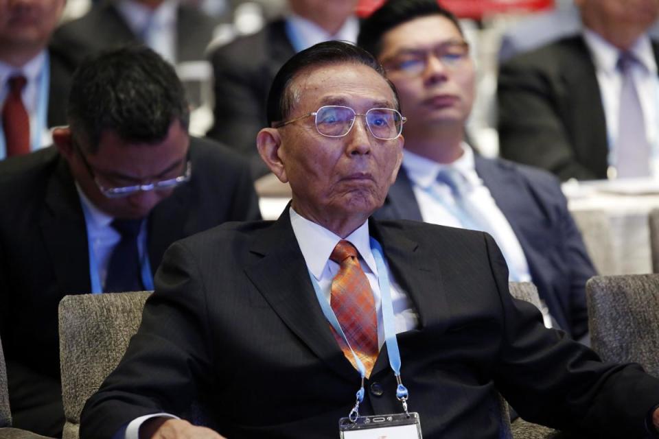 代理永豐金董座的前副閣揆邱正雄曾帶領台灣度過亞洲金融風暴。