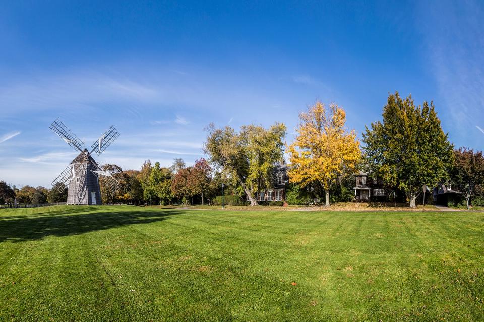 classical vintage House in East Hampton with old hook mill