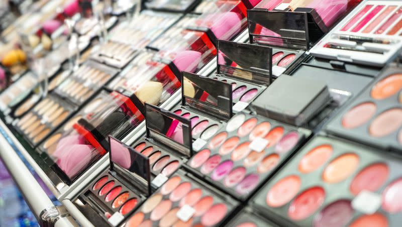 Cosmetics manufacturers and distributors are now required to report serious adverse reactions to their products, following updated requirements from the U.S. Food and Drug Administration.