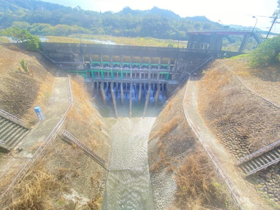 東口工作站就是將曾文水庫的水引至西口入烏山頭水庫。（記者張淑娟攝）