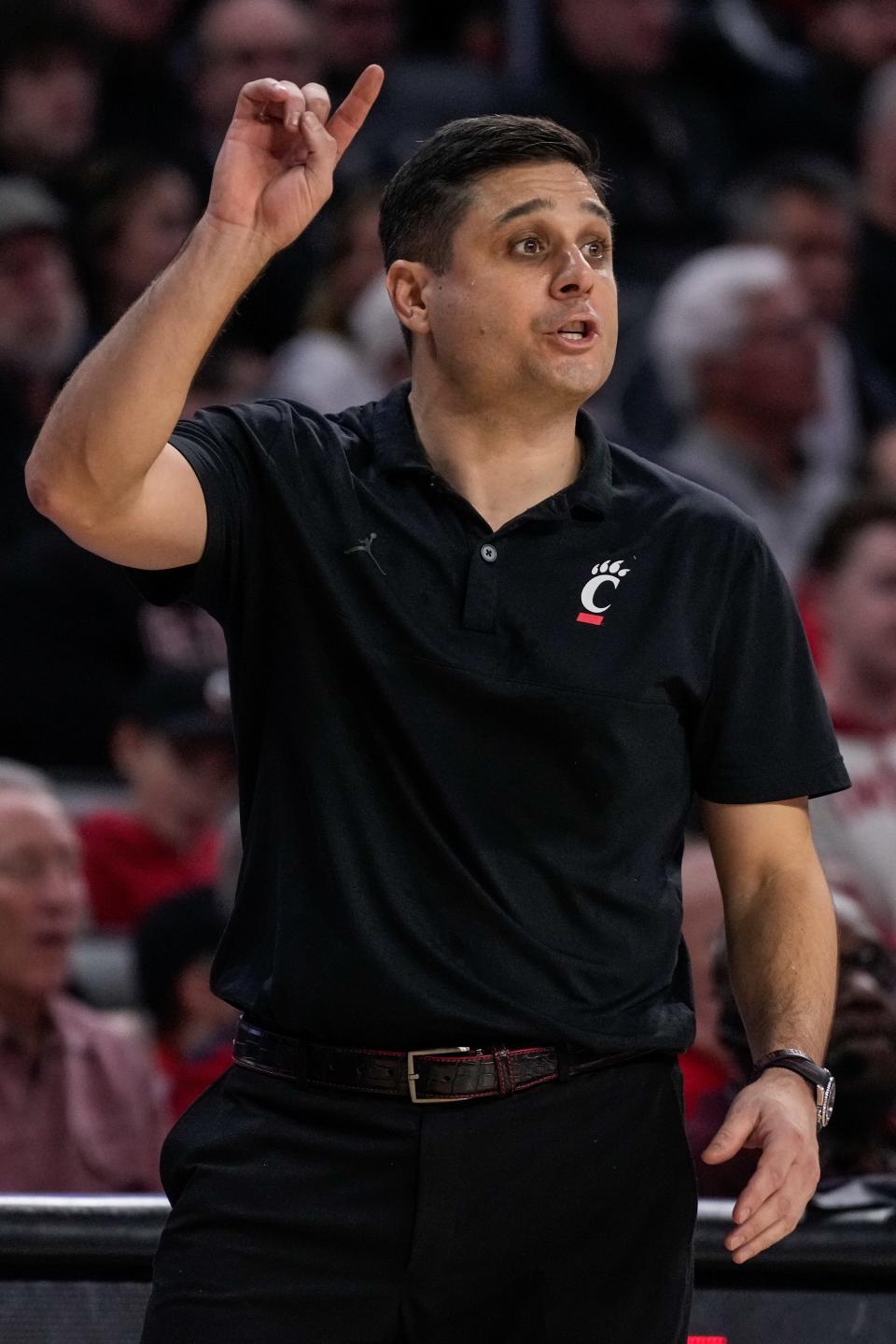 Cincinnati Bearcats coach Wes Miller has a promising squad for 2024-25 with CBS college basketball insider listing them at No. 21 out of his preseason Top 45 teams.