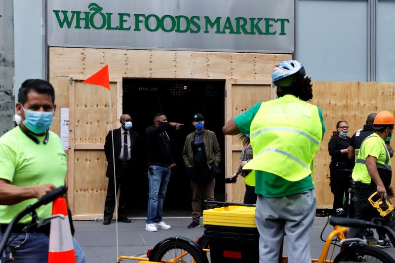 Businesses in midtown Manhattan boarded up during continued protests in New York