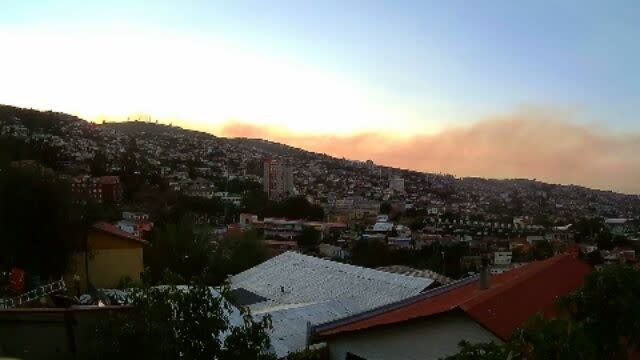 Timelapse Video Captures Smoke Rising From Valparaiso Wildfire 2575