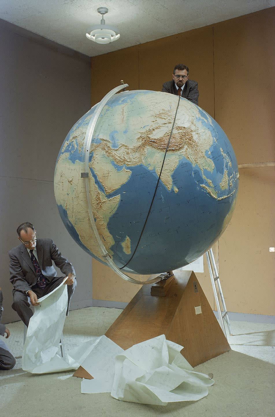 1957: Sputnik Launches