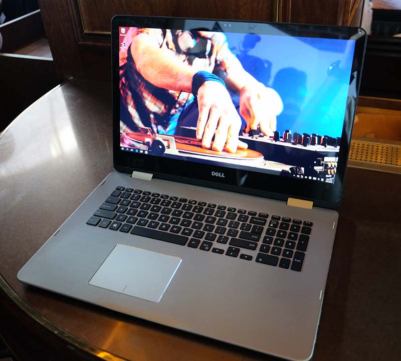 The 17-inch Dell Inspiron 17 7000 2-in-1 notebook is said to be the world's first 2-in-1 convertible notebook.