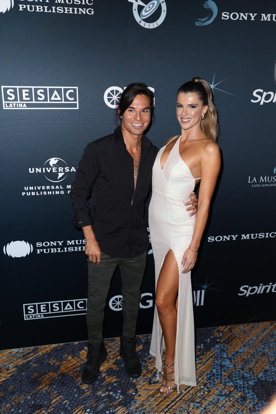 Julio Iglesias Jr. y Vivi Di Domenico 2022 en Hollywood, Florida. (Photo by John Parra/Getty Images)