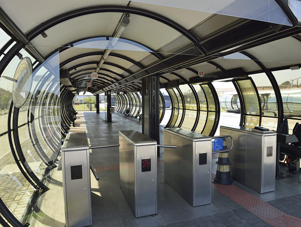 Curitiba's tube bus station. (Photo: Gettyimages)