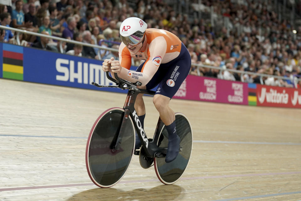 The Netherlands' Jeffrey Hoogland competes and wins the gold medal in the Men's Elite 1km Time Trial Final on day six of the 2023 UCI Cycling World Championships in Glasgow, Scotland, Tuesday, Aug. 8, 2023. (Tim Goode/PA via AP)