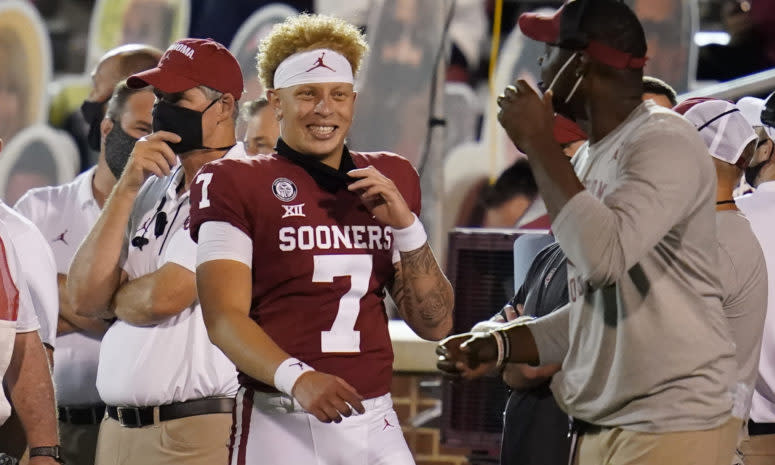 Spencer Rattler playing for Oklahoma in a 2020 college football game.