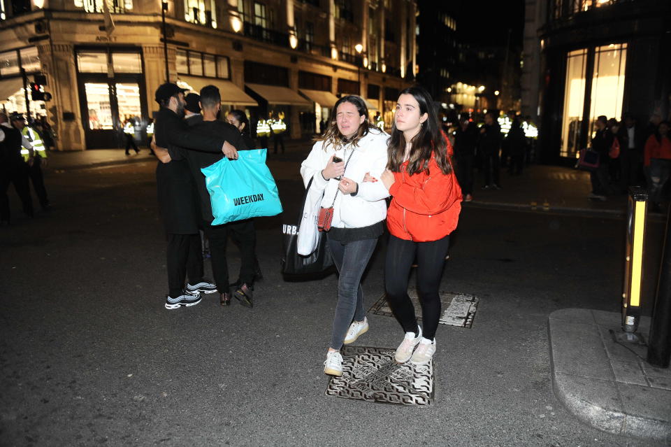 <p>People evacuate an area around Oxford Circus after an incident on Nov. 24, 2017. (Photo: Marcin Wziontek/REX/Shutterstock) </p>