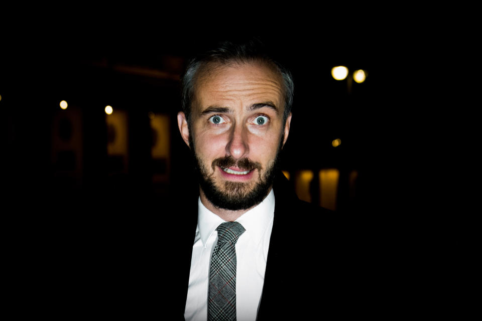 Der Satiriker Jan Böhmermann reagiert auf die Vorgänge beim Verfassungsschutz mit der Gründung einer neuen Fake-Behörde. (Bild: Matthias Nareyek/Getty Images)