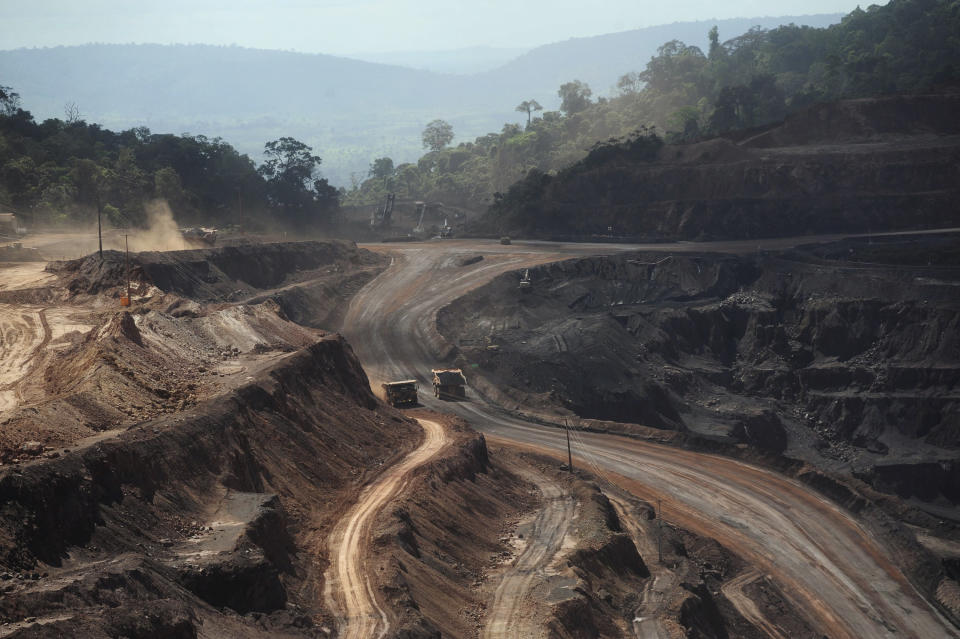 An overview of Ferro Carajas mine, the world's largest iron ore mine, in the Carajas National Forest in Parauapebas, Brazil. It was in the same town where&nbsp;reform leader Waldomiro Pereira was killed in broad daylight last year. (Photo: Lunae Parracho / Reuters)