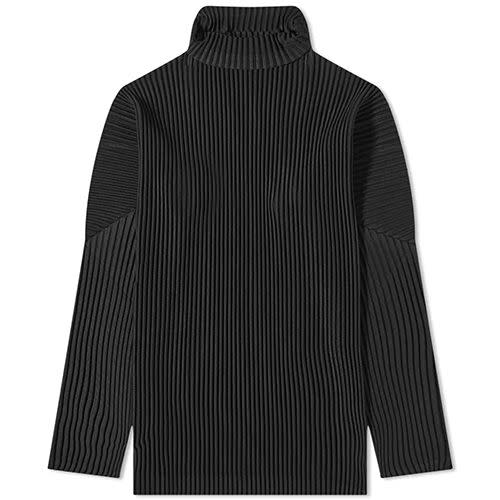 8) Homme Plissé Issey Miyake